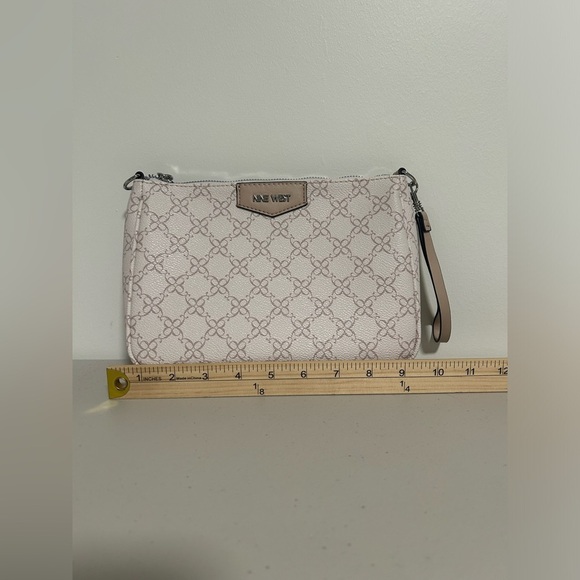 Nine West Wristlet Wallet Bag Pink Beige Floral Diamonds - Picture 4 of 5